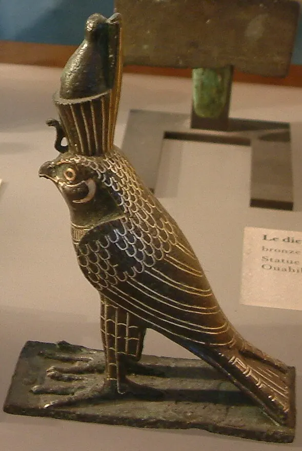 Bronzestatuette des Horusfalken mit Goldapplikationen, Louvre Museum, Spätzeit